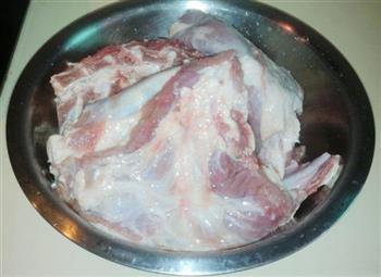 红油酸菜羊肉米线怎么做，红油酸菜羊肉米线怎么做好吃，红油酸菜羊肉米线做法
