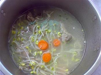 黄豆芽大骨汤怎么做，黄豆芽大骨汤怎么做好吃，黄豆芽大骨汤做法