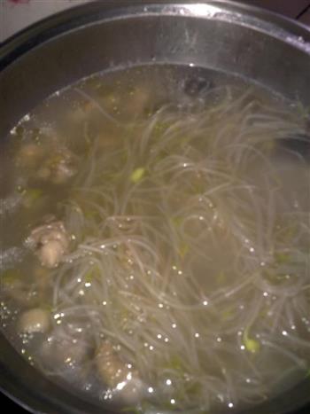 鸡汤河粉怎么做，鸡汤河粉怎么做好吃，鸡汤河粉做法