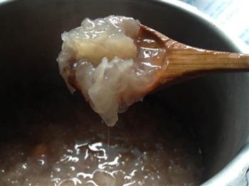 银耳莲子怎么做，银耳莲子怎么做好吃，银耳莲子做法