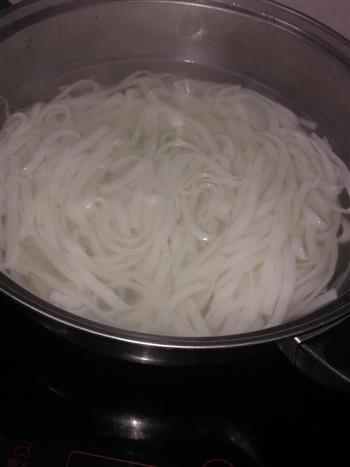 鸡汤河粉怎么做，鸡汤河粉怎么做好吃，鸡汤河粉做法