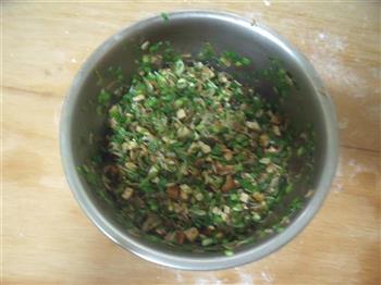 韭菜水煎包怎么做，韭菜水煎包怎么做好吃，韭菜水煎包做法