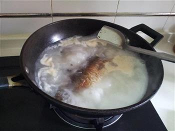 豆腐鲗鱼汤怎么做，豆腐鲗鱼汤怎么做好吃，豆腐鲗鱼汤做法
