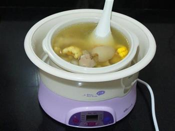 玉米黄豆蹄花汤怎么做，玉米黄豆蹄花汤怎么做好吃，玉米黄豆蹄花汤做法