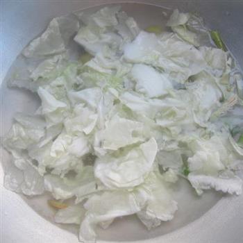 小黄鱼炖大白菜怎么做，小黄鱼炖大白菜怎么做好吃，小黄鱼炖大白菜做法