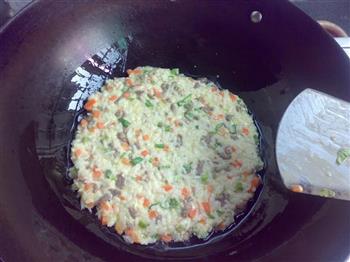 牛肉米饭蛋饼怎么做，牛肉米饭蛋饼怎么做好吃，牛肉米饭蛋饼做法