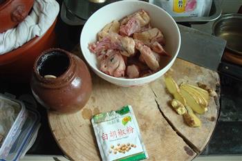 云南汽锅鸡怎么做，云南汽锅鸡怎么做好吃，云南汽锅鸡做法