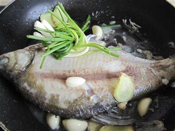 鳊鱼豆腐汤怎么做，鳊鱼豆腐汤怎么做好吃，鳊鱼豆腐汤做法