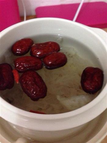 美味银耳汤怎么做，美味银耳汤怎么做好吃，美味银耳汤做法