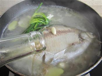 鳊鱼豆腐汤怎么做，鳊鱼豆腐汤怎么做好吃，鳊鱼豆腐汤做法