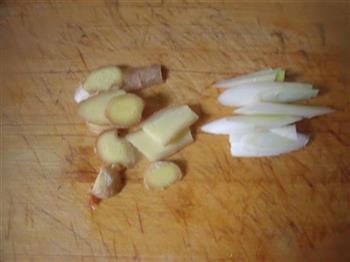 菠菜西红柿猪肝汤怎么做，菠菜西红柿猪肝汤怎么做好吃，菠菜西红柿猪肝汤做法