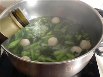 青菜鱼丸汤怎么做，青菜鱼丸汤怎么做好吃，青菜鱼丸汤做法
