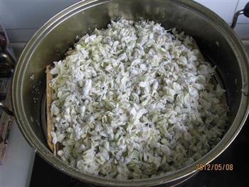 粉蒸槐花怎么做，粉蒸槐花怎么做好吃，粉蒸槐花做法