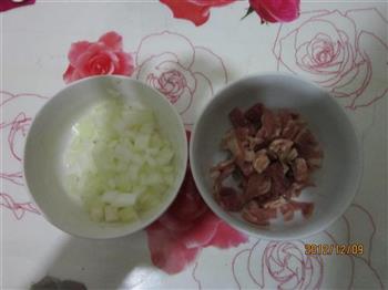 韩式炒冷面怎么做，韩式炒冷面怎么做好吃，韩式炒冷面做法