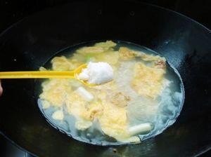 白菜豆腐鸡蛋汤怎么做，白菜豆腐鸡蛋汤怎么做好吃，白菜豆腐鸡蛋汤做法