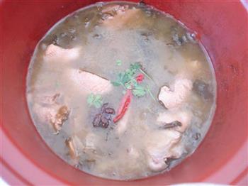酸菜鸭块汤怎么做，酸菜鸭块汤怎么做好吃，酸菜鸭块汤做法