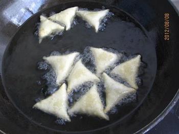 炸土豆泥糖三角怎么做，炸土豆泥糖三角怎么做好吃，炸土豆泥糖三角做法