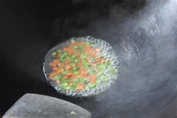 泡萝卜米饭团怎么做，泡萝卜米饭团怎么做好吃，泡萝卜米饭团做法