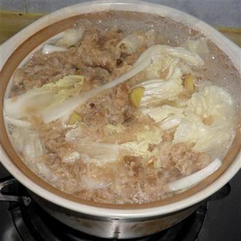 油渣白菜汤怎么做，油渣白菜汤怎么做好吃，油渣白菜汤做法