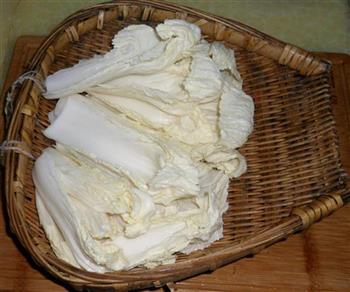 油渣白菜汤怎么做，油渣白菜汤怎么做好吃，油渣白菜汤做法