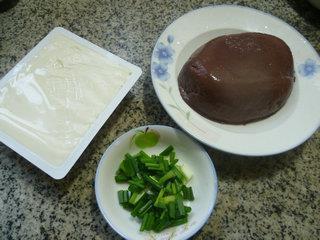 鹅血豆腐汤怎么做，鹅血豆腐汤怎么做好吃，鹅血豆腐汤做法