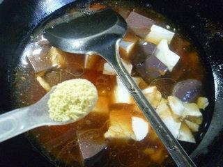 鹅血豆腐汤怎么做，鹅血豆腐汤怎么做好吃，鹅血豆腐汤做法