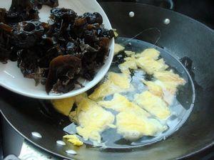白菜木耳鸡蛋汤怎么做，白菜木耳鸡蛋汤怎么做好吃，白菜木耳鸡蛋汤做法