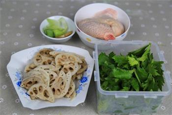 芹菜藕片鸡汤怎么做，芹菜藕片鸡汤怎么做好吃，芹菜藕片鸡汤做法