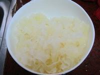 冰糖雪梨煲银耳怎么做，冰糖雪梨煲银耳怎么做好吃，冰糖雪梨煲银耳做法