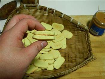 花生酱夹心饼干怎么做，花生酱夹心饼干怎么做好吃，花生酱夹心饼干做法