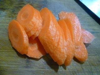 胡萝卜娃娃菜排骨汤怎么做，胡萝卜娃娃菜排骨汤怎么做好吃，胡萝卜娃娃菜排骨汤做法