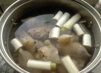 黄豆猪蹄美容汤怎么做，黄豆猪蹄美容汤怎么做好吃，黄豆猪蹄美容汤做法