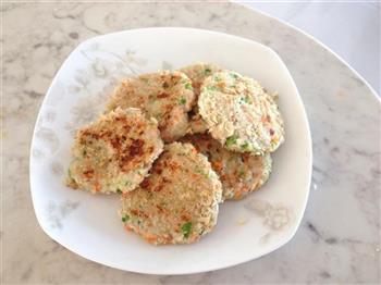 鱼肉饼怎么做，鱼肉饼怎么做好吃，鱼肉饼做法