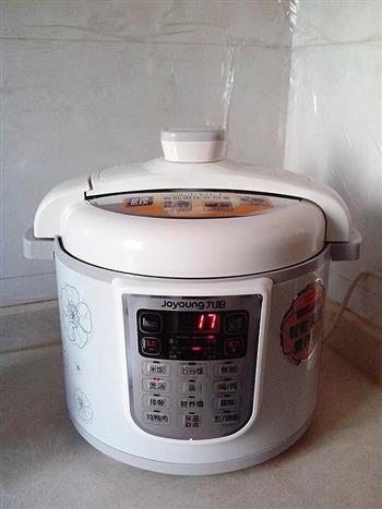 莲藕花生煲龙骨怎么做,莲藕花生煲龙骨怎么做好吃,莲藕花生煲龙骨做法 莲藕花生煲龙骨怎么做,莲藕花生煲龙骨怎么做好吃,莲藕花生煲龙骨做法