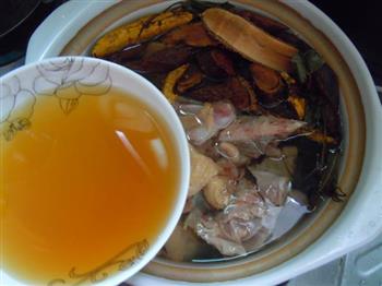 草根炖鸭汤怎么做，草根炖鸭汤怎么做好吃，草根炖鸭汤做法