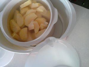 红薯排骨汤怎么做，红薯排骨汤怎么做好吃，红薯排骨汤做法
