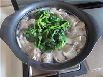 菠菜蘑菇汆丸汤怎么做,菠菜蘑菇汆丸汤怎么做好吃,菠菜蘑菇汆丸汤做法 菠菜蘑菇汆丸汤怎么做,菠菜蘑菇汆丸汤怎么做好吃,菠菜蘑菇汆丸汤做法