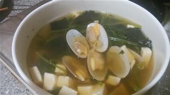 味噌蚬肉菠菜豆腐湯怎么做，味噌蚬肉菠菜豆腐湯怎么做好吃，味噌蚬肉菠菜豆腐湯做法