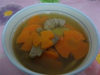 胡萝卜猪肝汤怎么做，胡萝卜猪肝汤怎么做好吃，胡萝卜猪肝汤做法