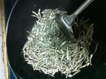油浸小鱼仔怎么做，油浸小鱼仔怎么做好吃，油浸小鱼仔做法