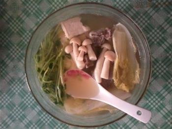 小菇排骨素汤怎么做，小菇排骨素汤怎么做好吃，小菇排骨素汤做法