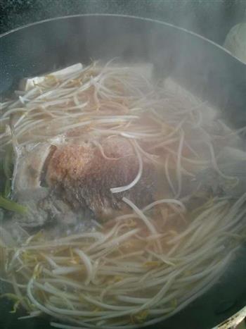 鲫鱼豆芽豆腐汤怎么做，鲫鱼豆芽豆腐汤怎么做好吃，鲫鱼豆芽豆腐汤做法