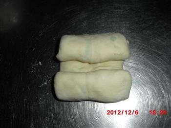 烤箱版葱花薄饼怎么做，烤箱版葱花薄饼怎么做好吃，烤箱版葱花薄饼做法