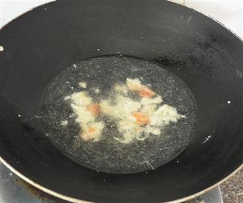咸蛋瘦肉茴香汤怎么做，咸蛋瘦肉茴香汤怎么做好吃，咸蛋瘦肉茴香汤做法