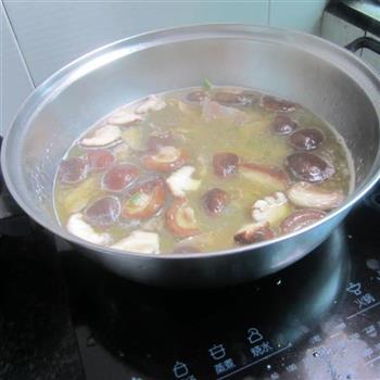 老鸭香菇汤怎么做，老鸭香菇汤怎么做好吃，老鸭香菇汤做法