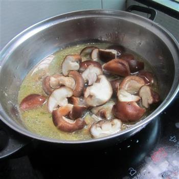 老鸭香菇汤怎么做，老鸭香菇汤怎么做好吃，老鸭香菇汤做法