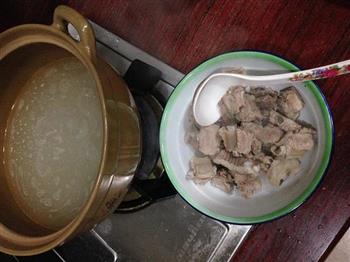 排骨春菜煲怎么做，排骨春菜煲怎么做好吃，排骨春菜煲做法