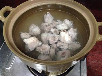 排骨春菜煲怎么做，排骨春菜煲怎么做好吃，排骨春菜煲做法