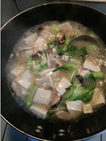 香菇油菜豆腐汤怎么做，香菇油菜豆腐汤怎么做好吃，香菇油菜豆腐汤做法