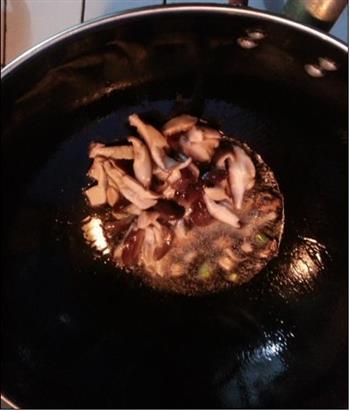 香菇油菜豆腐汤怎么做，香菇油菜豆腐汤怎么做好吃，香菇油菜豆腐汤做法